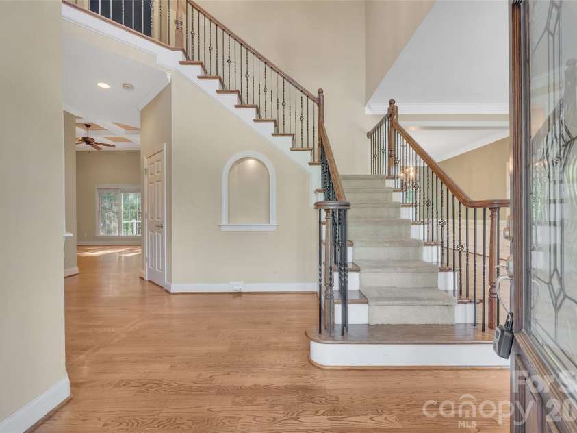 4995 Rea Road, Charlotte, NC 28226.  MLS# CAR4415513, YatesRealty ID 45848. 