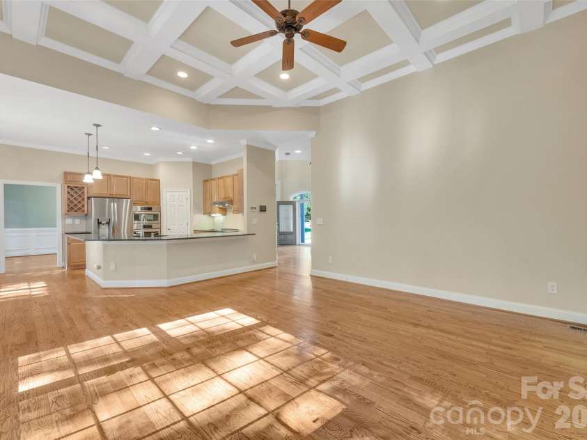 4995 Rea Road, Charlotte, NC 28226.  MLS# CAR4415513, YatesRealty ID 45848. 