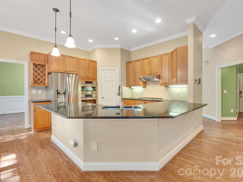4995 Rea Road, Charlotte, NC 28226.  MLS# CAR4415513, YatesRealty ID 45848. 