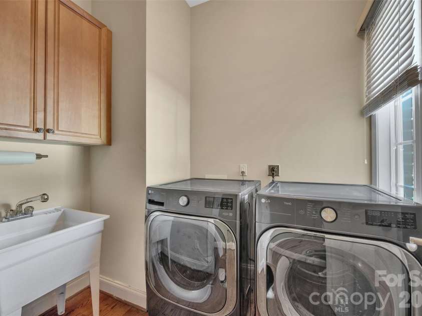 4995 Rea Road, Charlotte, NC 28226.  MLS# CAR4415513, YatesRealty ID 45848. 