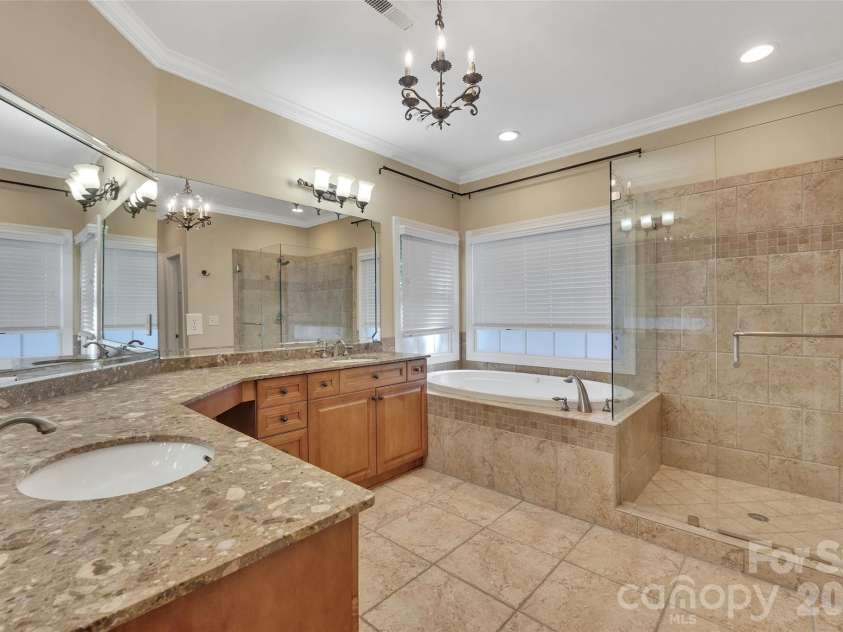 4995 Rea Road, Charlotte, NC 28226.  MLS# CAR4415513, YatesRealty ID 45848. 