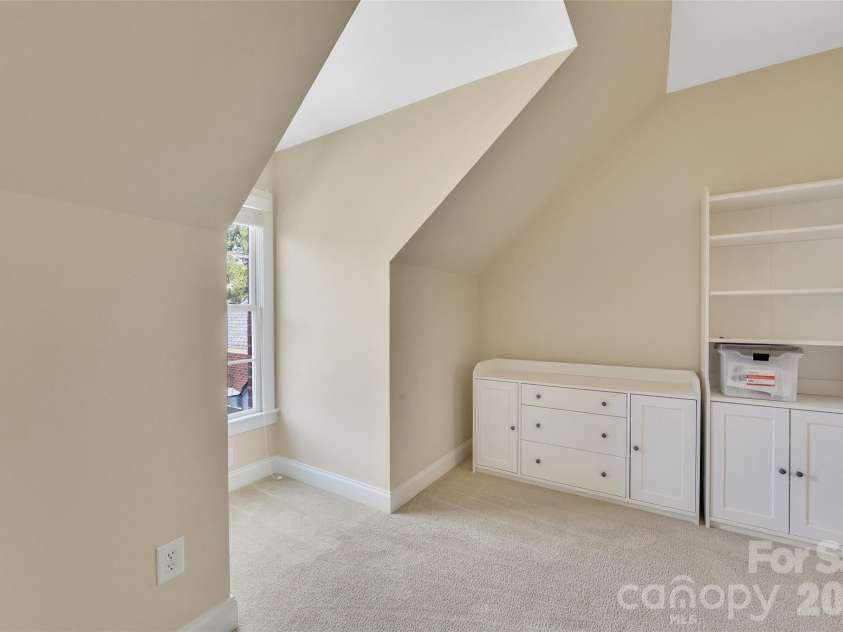 4995 Rea Road, Charlotte, NC 28226.  MLS# CAR4415513, YatesRealty ID 45848. 