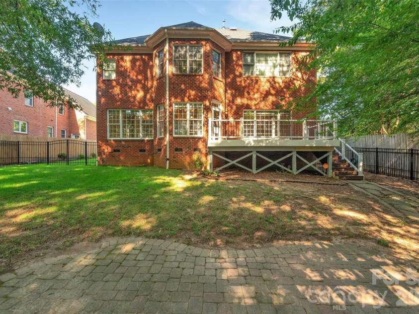 4995 Rea Road, Charlotte, NC 28226.  MLS# CAR4415513, YatesRealty ID 45848. 