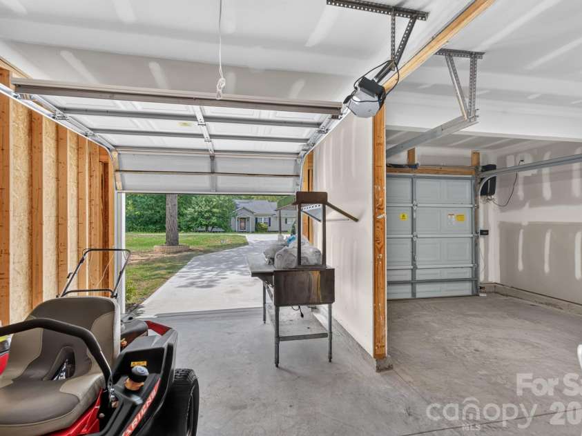 1425 Springdale Road, Lancaster, SC 29720.  MLS# CAR4415341, YatesRealty ID 45849. 
