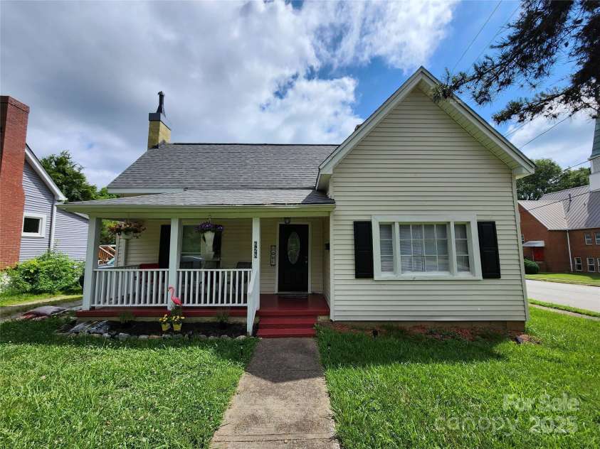 628 Lafayette Street, Salisbury, NC 28144.  MLS# CAR4315672, YatesRealty ID 4585. 