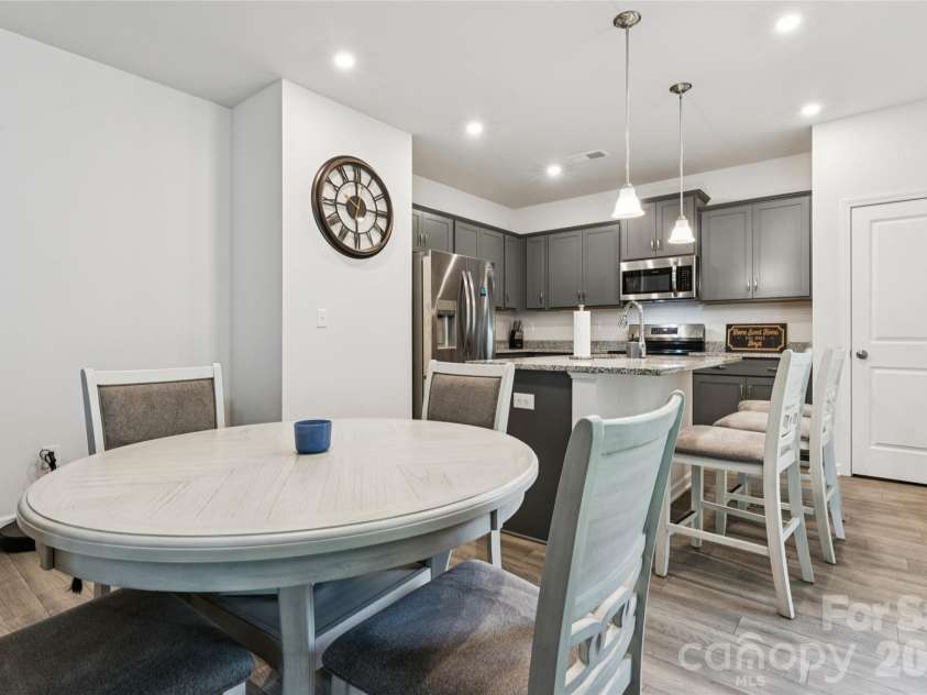 6100 Gala Lane, Charlotte, NC 28215.  MLS# CAR4415242, YatesRealty ID 45851. 
