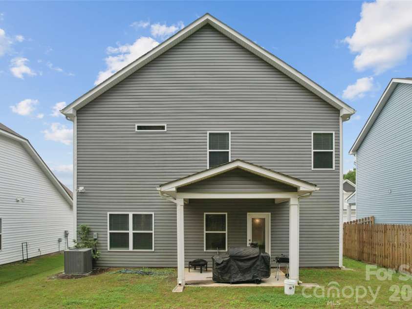 6100 Gala Lane, Charlotte, NC 28215.  MLS# CAR4415242, YatesRealty ID 45851. 