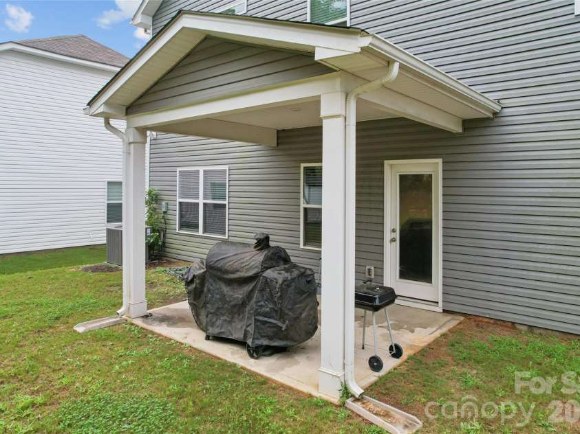 6100 Gala Lane, Charlotte, NC 28215.  MLS# CAR4415242, YatesRealty ID 45851. 