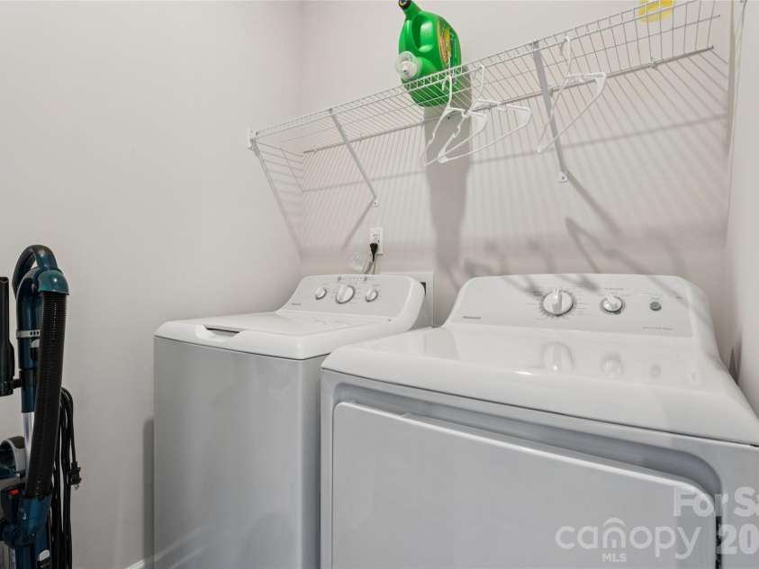 6100 Gala Lane, Charlotte, NC 28215.  MLS# CAR4415242, YatesRealty ID 45851. 