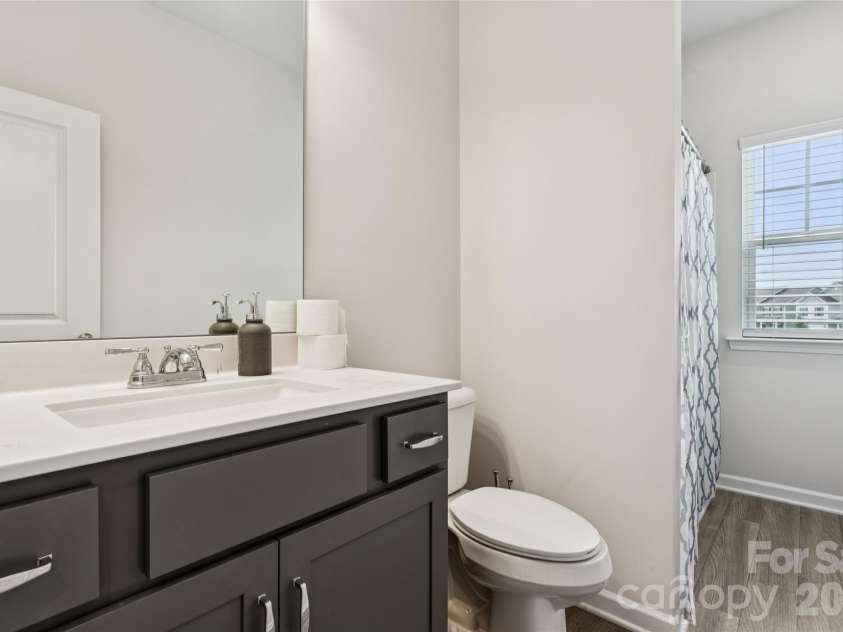 6100 Gala Lane, Charlotte, NC 28215.  MLS# CAR4415242, YatesRealty ID 45851. 