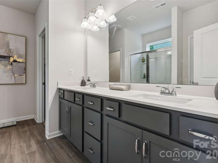 6100 Gala Lane, Charlotte, NC 28215.  MLS# CAR4415242, YatesRealty ID 45851. 