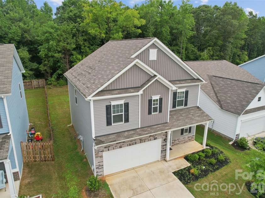 6100 Gala Lane, Charlotte, NC 28215.  MLS# CAR4415242, YatesRealty ID 45851. 