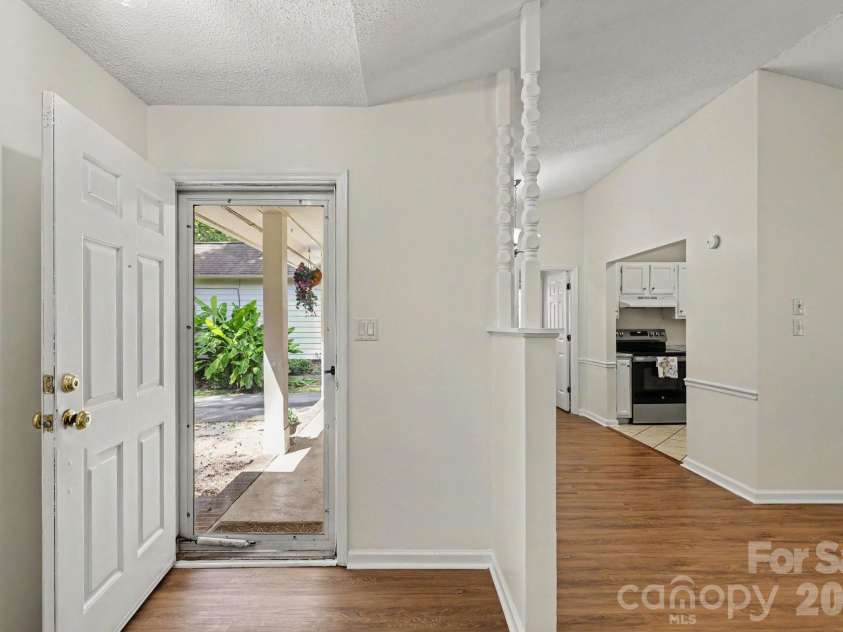 2208 Pinebrook Circle, Charlotte, NC 28208.  MLS# CAR4415234, YatesRealty ID 45853. 