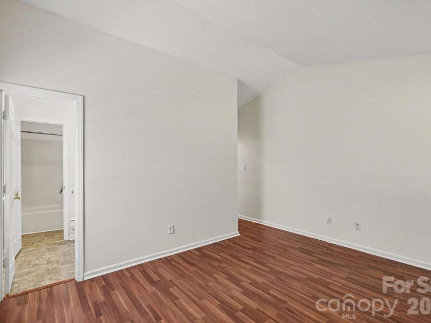 2208 Pinebrook Circle, Charlotte, NC 28208.  MLS# CAR4415234, YatesRealty ID 45853. 