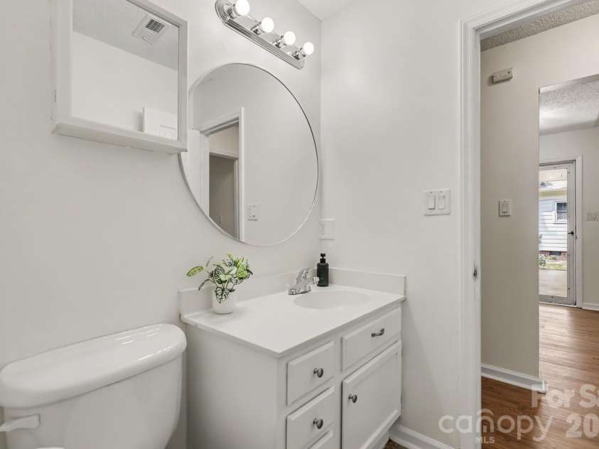 2208 Pinebrook Circle, Charlotte, NC 28208.  MLS# CAR4415234, YatesRealty ID 45853. 