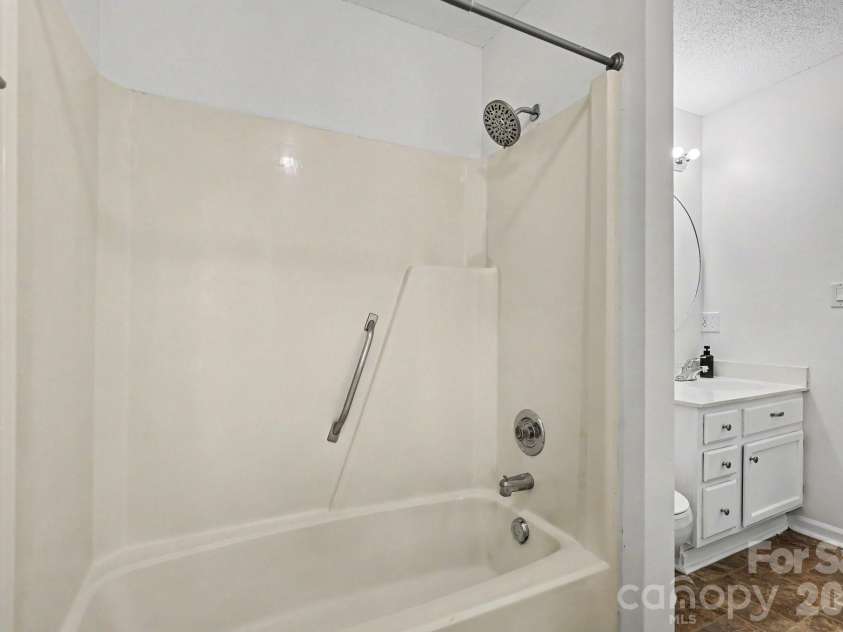 2208 Pinebrook Circle, Charlotte, NC 28208.  MLS# CAR4415234, YatesRealty ID 45853. 