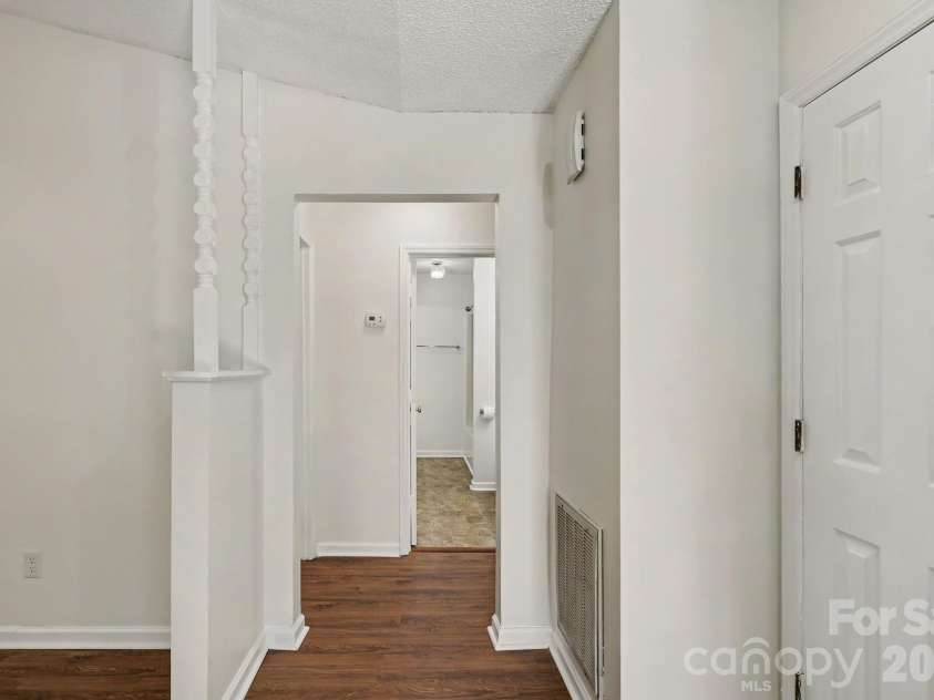 2208 Pinebrook Circle, Charlotte, NC 28208.  MLS# CAR4415234, YatesRealty ID 45853. 