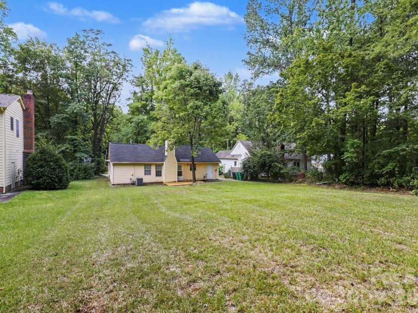 2208 Pinebrook Circle, Charlotte, NC 28208.  MLS# CAR4415234, YatesRealty ID 45853. 
