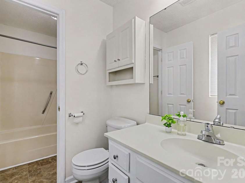 2208 Pinebrook Circle, Charlotte, NC 28208.  MLS# CAR4415234, YatesRealty ID 45853. 