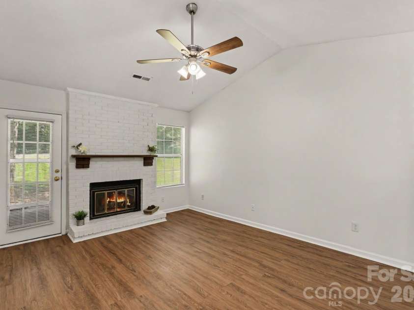 2208 Pinebrook Circle, Charlotte, NC 28208.  MLS# CAR4415234, YatesRealty ID 45853. 