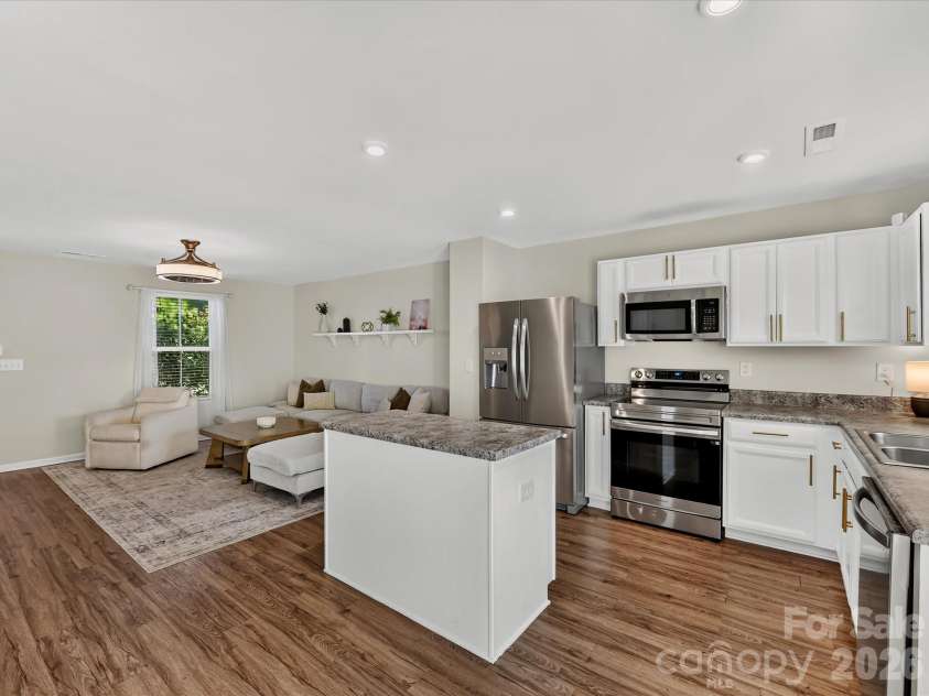 6911 Marissa Lane, Charlotte, NC 28212.  MLS# CAR4415275, YatesRealty ID 45855. 