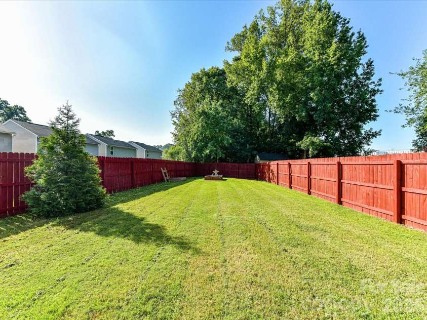 6911 Marissa Lane, Charlotte, NC 28212.  MLS# CAR4415275, YatesRealty ID 45855. Spacious backyard