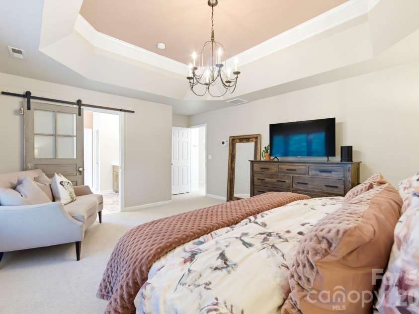 4220 Belle Meade Circle, Belmont, NC 28012.  MLS# CAR4415199, YatesRealty ID 45856. 