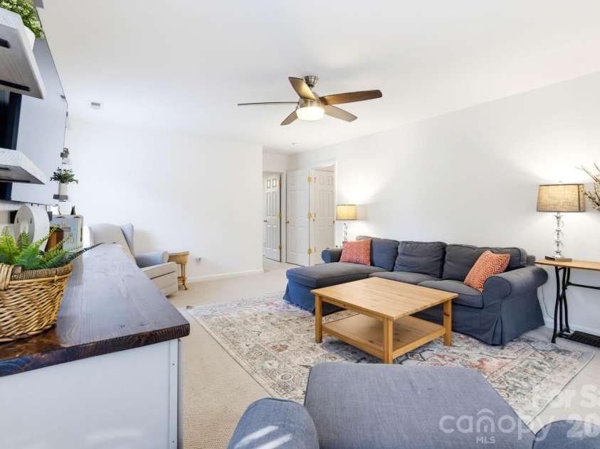 4220 Belle Meade Circle, Belmont, NC 28012.  MLS# CAR4415199, YatesRealty ID 45856. 
