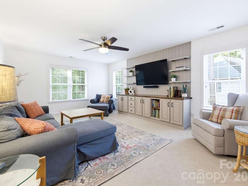 4220 Belle Meade Circle, Belmont, NC 28012.  MLS# CAR4415199, YatesRealty ID 45856. 