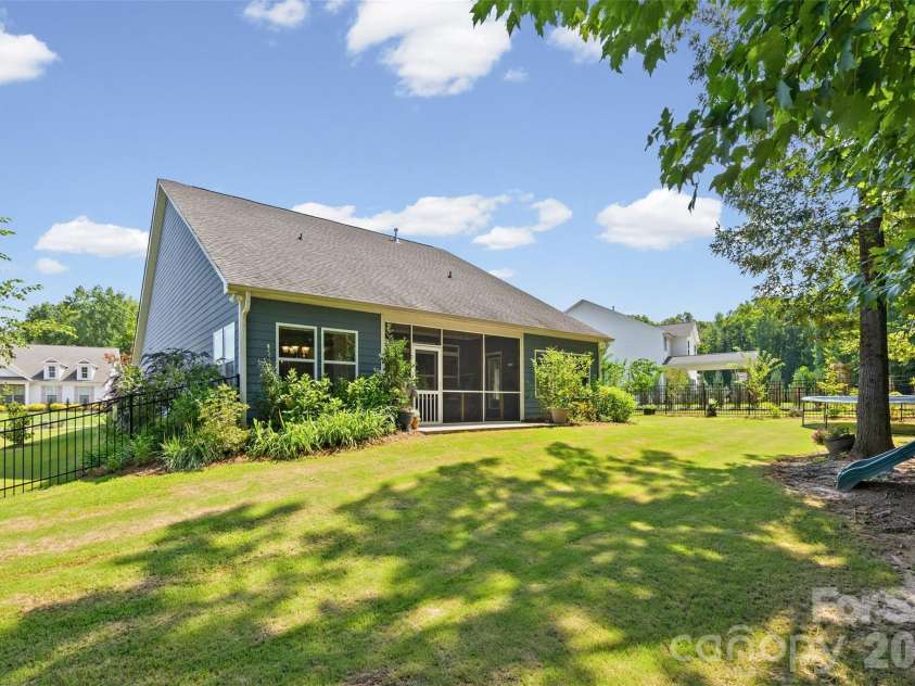 1331 Brooksland Place, Waxhaw, NC 28173.  MLS# CAR4415191, YatesRealty ID 45857. 