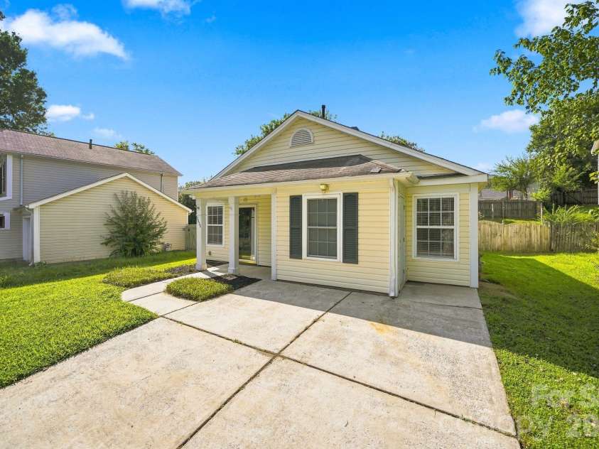 3058 Champion Lane, Concord, NC 28025.  MLS# CAR4415134, YatesRealty ID 45858. 
