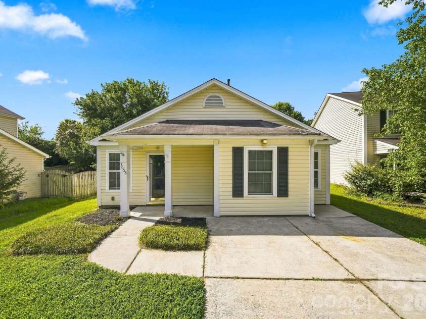 3058 Champion Lane, Concord, NC 28025.  MLS# CAR4415134, YatesRealty ID 45858. 