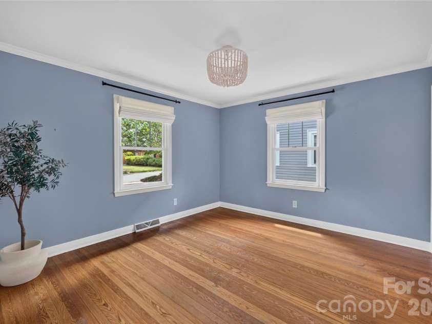 1911 Club Road, Charlotte, NC 28205.  MLS# CAR4415205, YatesRealty ID 45859. 