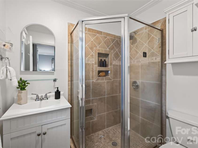 1911 Club Road, Charlotte, NC 28205.  MLS# CAR4415205, YatesRealty ID 45859. 