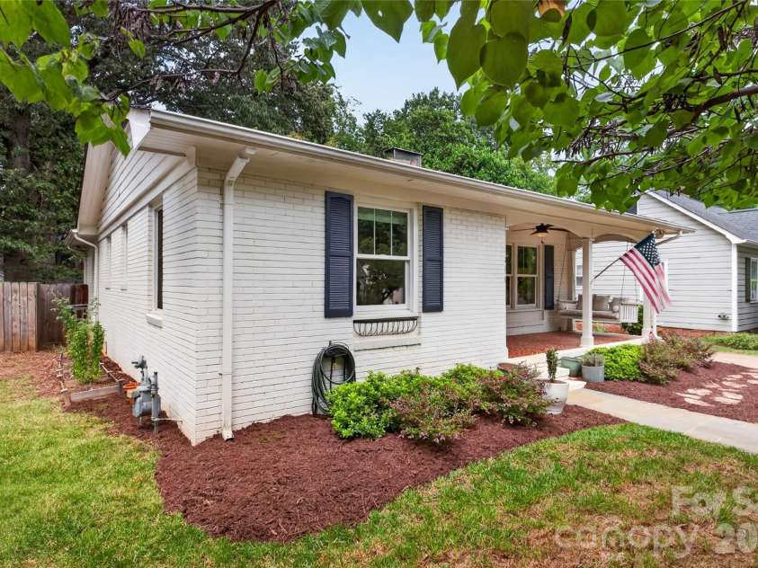 1911 Club Road, Charlotte, NC 28205.  MLS# CAR4415205, YatesRealty ID 45859. 