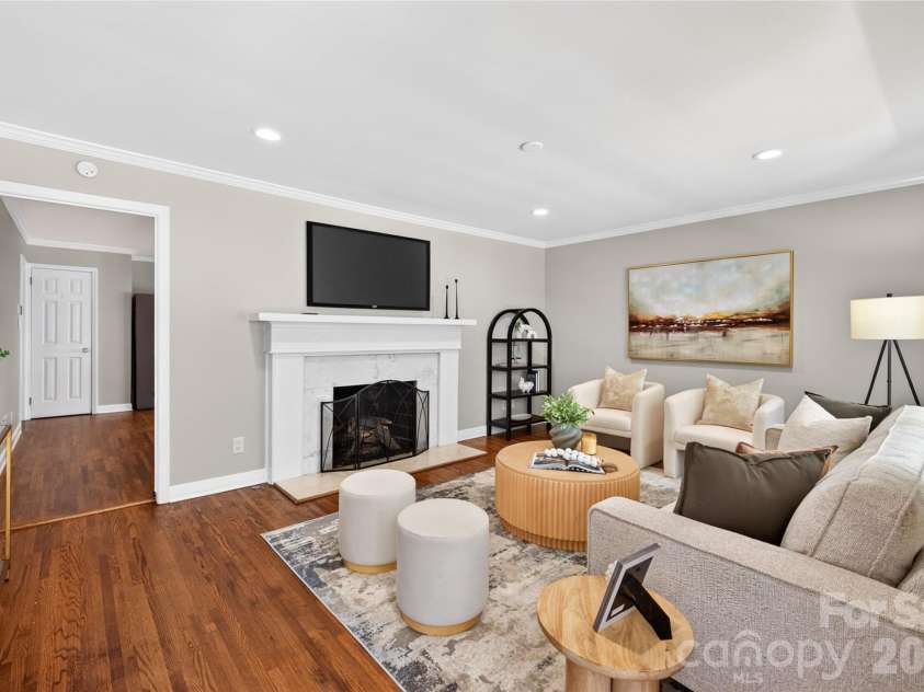 1911 Club Road, Charlotte, NC 28205.  MLS# CAR4415205, YatesRealty ID 45859. 