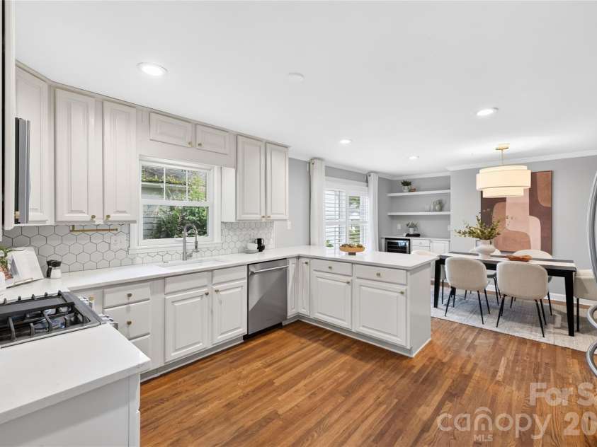 1911 Club Road, Charlotte, NC 28205.  MLS# CAR4415205, YatesRealty ID 45859. 