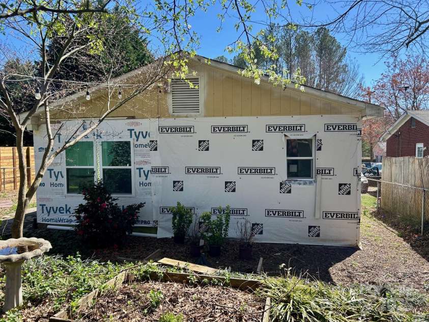 2546 Amber Crest Drive, Gastonia, NC 28052.  MLS# CAR4234672, YatesRealty ID 4586. 