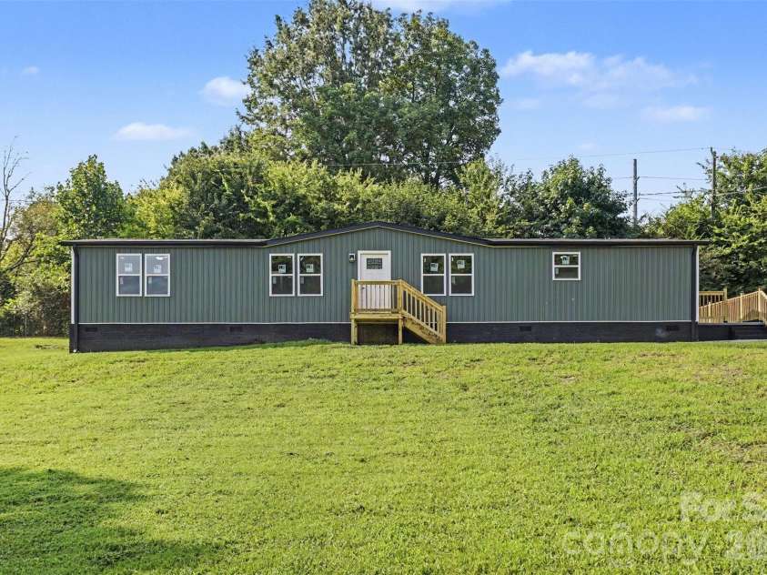 5174 Grand Canyon Road, Concord, NC 28027.  MLS# CAR4414923, YatesRealty ID 45861. 