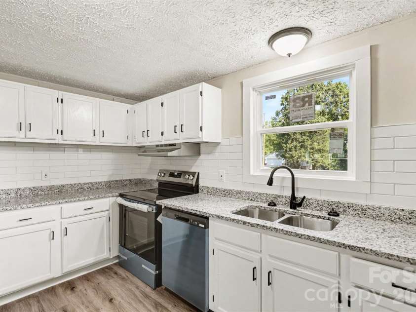 5174 Grand Canyon Road, Concord, NC 28027.  MLS# CAR4414923, YatesRealty ID 45861. 