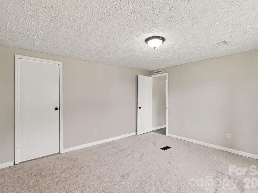 5174 Grand Canyon Road, Concord, NC 28027.  MLS# CAR4414923, YatesRealty ID 45861. 
