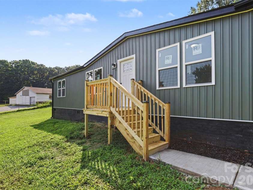 5174 Grand Canyon Road, Concord, NC 28027.  MLS# CAR4414923, YatesRealty ID 45861. 