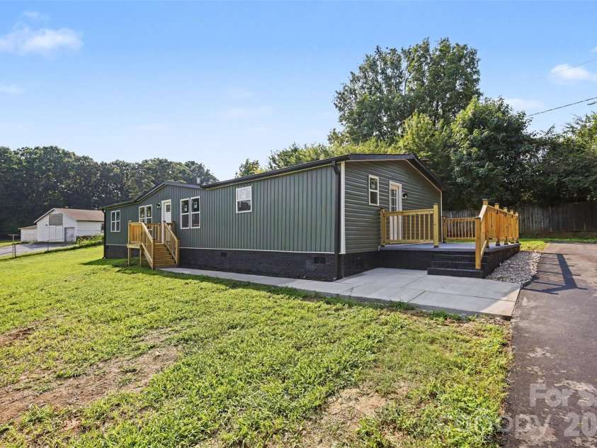 5174 Grand Canyon Road, Concord, NC 28027.  MLS# CAR4414923, YatesRealty ID 45861. 
