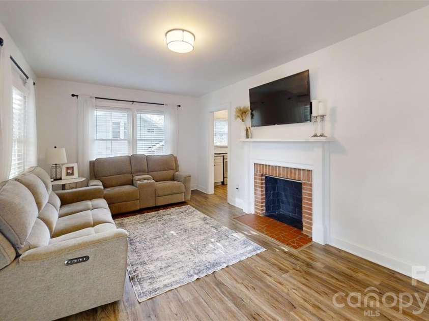 506 Cedar Street, Lincolnton, NC 28092.  MLS# CAR4414966, YatesRealty ID 45862. 