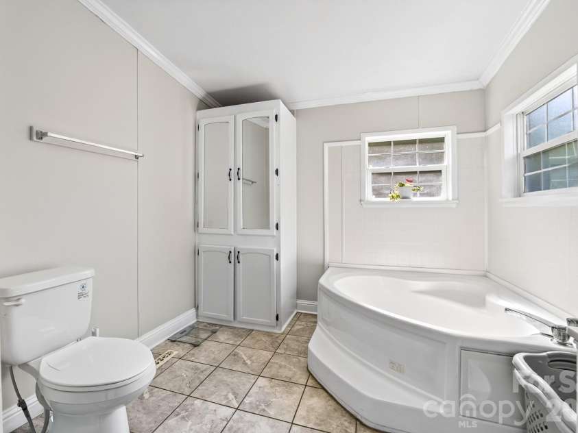 409 Helton Road, Cherryville, NC 28021.  MLS# CAR4415093, YatesRealty ID 45863. 