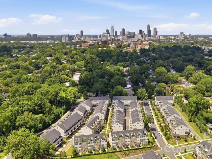 2526 Kenmore Avenue, Charlotte, NC 28204.  MLS# CAR4415066, YatesRealty ID 45864. 