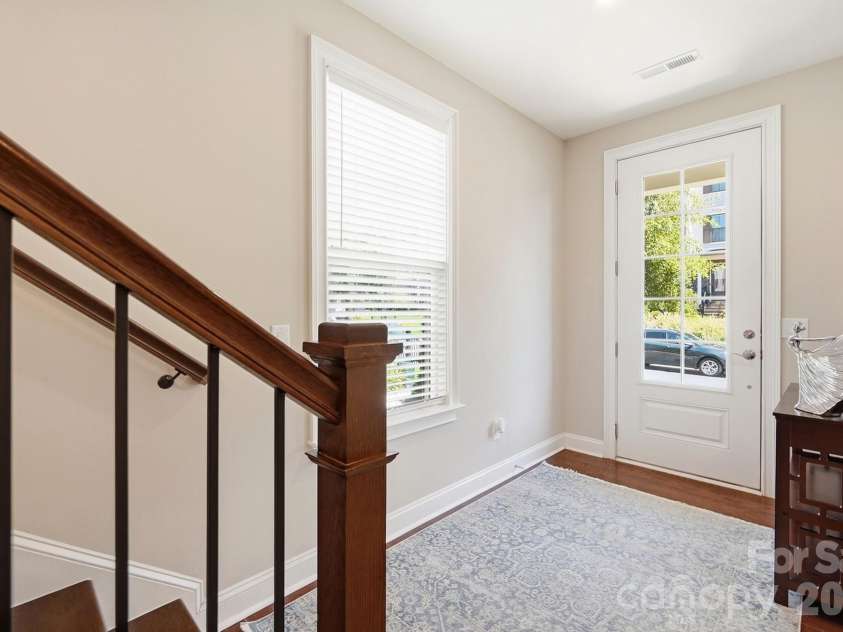2526 Kenmore Avenue, Charlotte, NC 28204.  MLS# CAR4415066, YatesRealty ID 45864. 