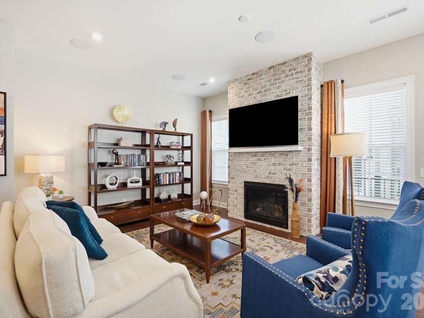 2526 Kenmore Avenue, Charlotte, NC 28204.  MLS# CAR4415066, YatesRealty ID 45864. 