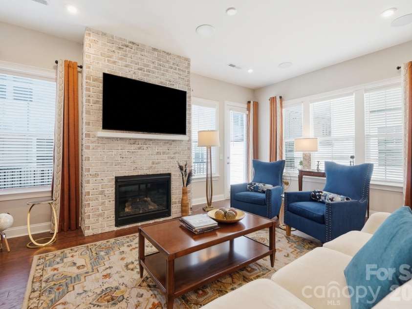 2526 Kenmore Avenue, Charlotte, NC 28204.  MLS# CAR4415066, YatesRealty ID 45864. 