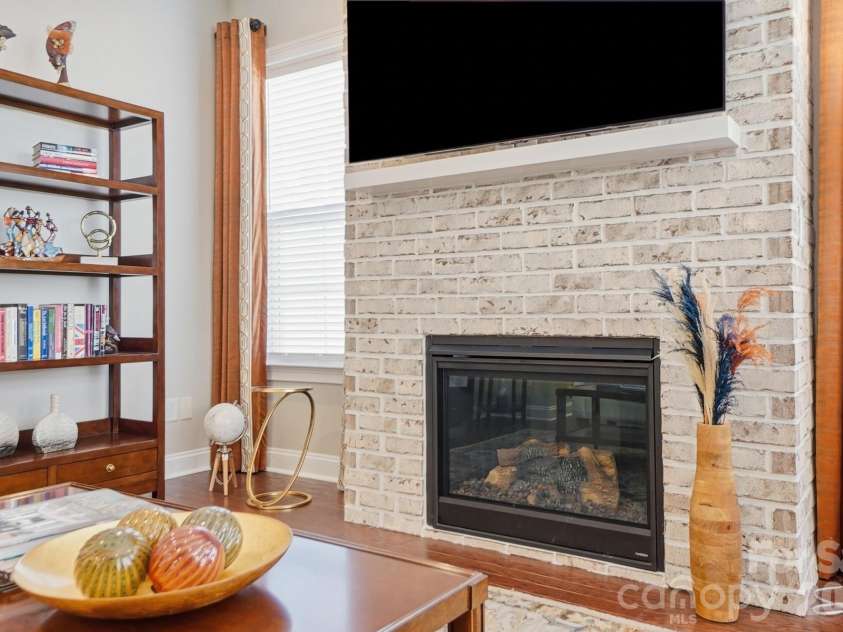 2526 Kenmore Avenue, Charlotte, NC 28204.  MLS# CAR4415066, YatesRealty ID 45864. 